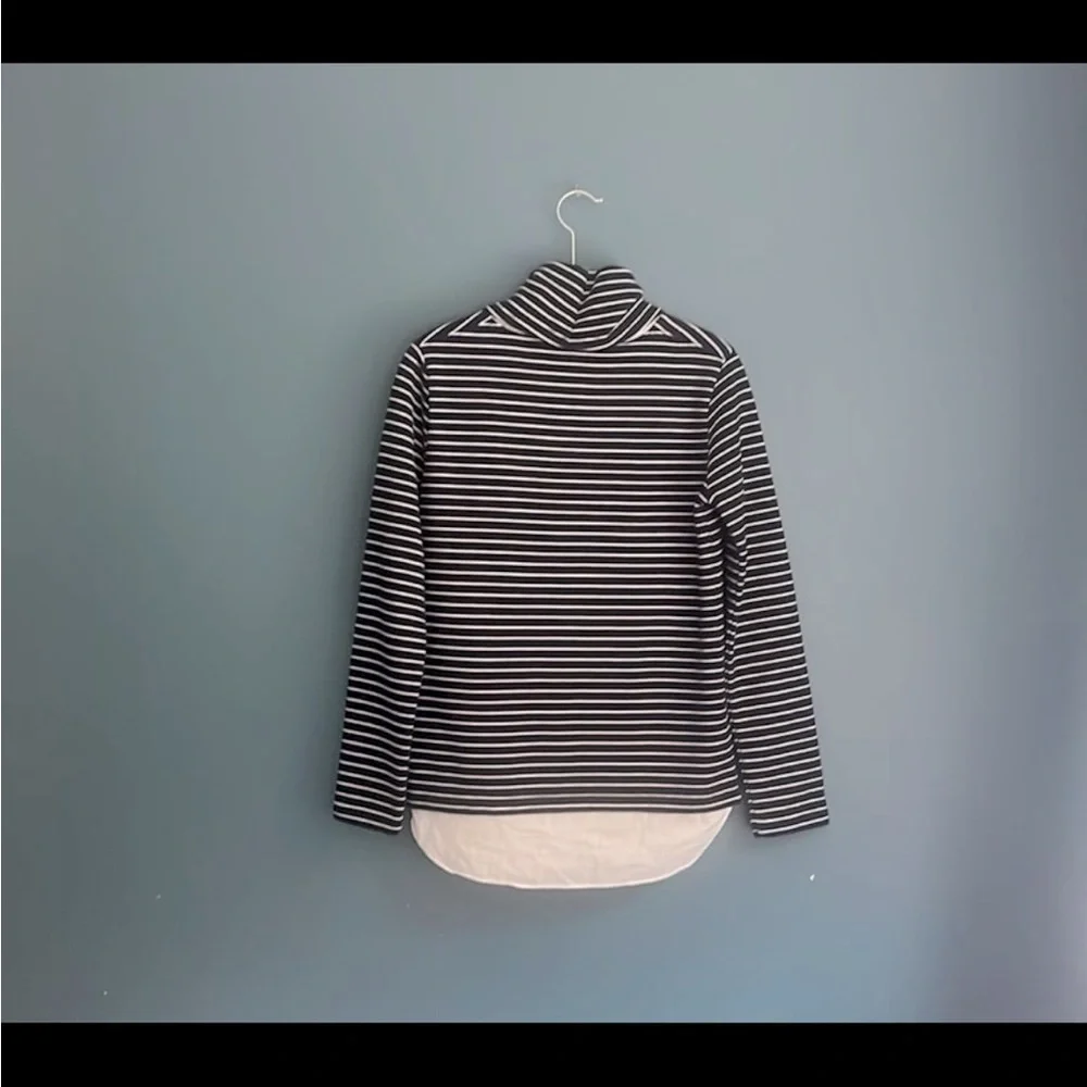 J.‎ Crew MERCANTILE navy blue and white striped scooped, neck sweatshirt XXS